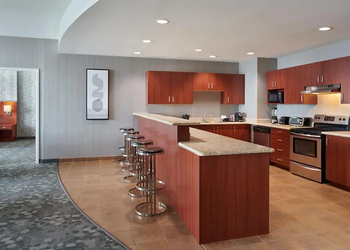 Deluxe One-Bedroom Suite